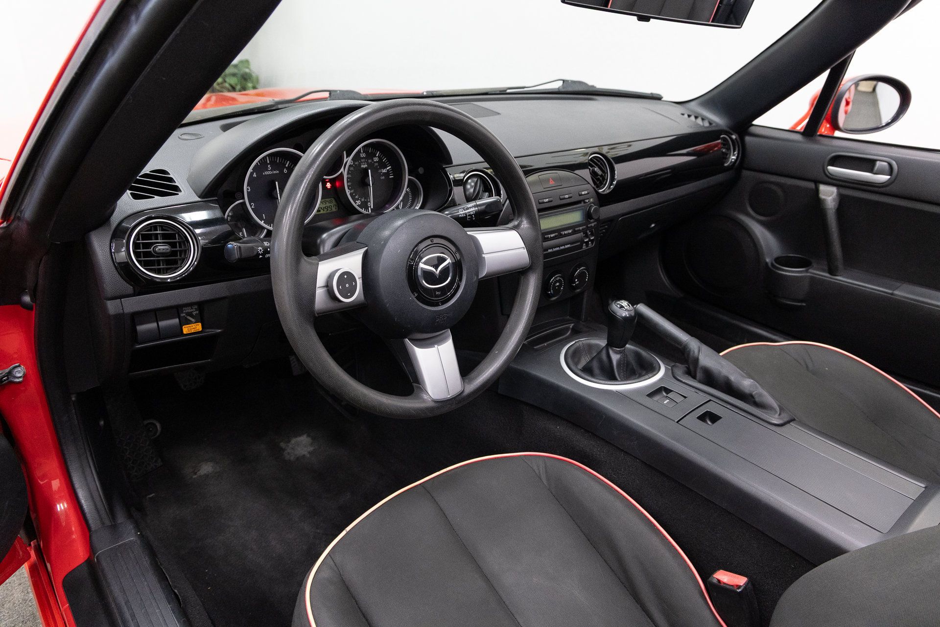 Used 2007 MAZDA MX-5 Miata SV RWD image 6