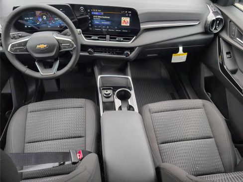 New 2026 Chevrolet Equinox LT w/ LPO, Floor Liner Package image 17