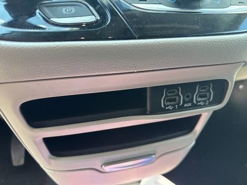Used 2023 Chrysler Voyager LX image 21
