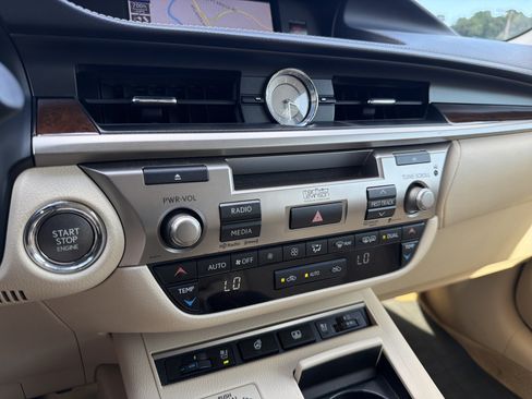 Used 2013 Lexus ES 350 FWD image 7