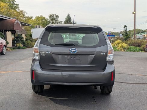 Used 2012 Toyota Prius V Two image 5