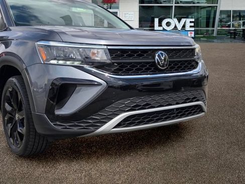 Certified 2023 Volkswagen Taos SE w/ Panoramic Sunroof Package FWD image 9