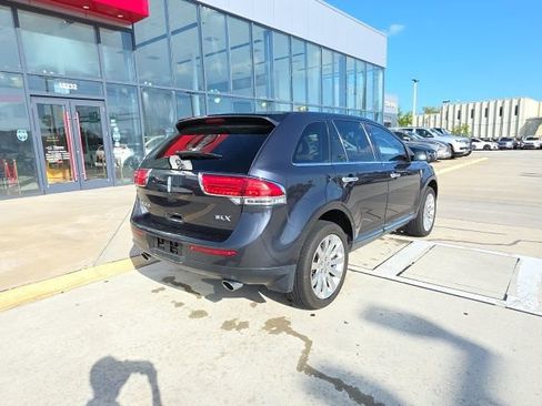 Used 2013 Lincoln MKX FWD image 4