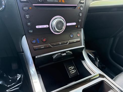 Used 2019 Ford Edge Titanium w/ Equipment Group 301A AWD/4WD image 28
