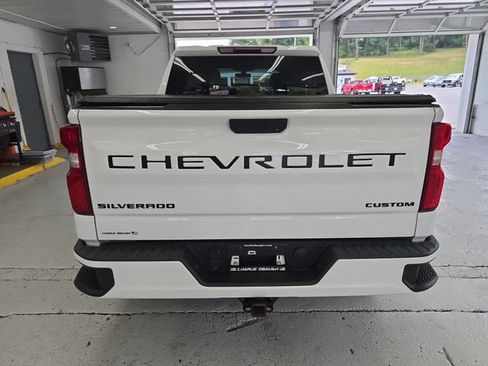 Used 2020 Chevrolet Silverado 1500 Custom w/ Custom Value Package AWD/4WD image 4
