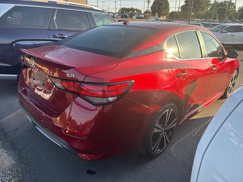 Used 2022 Nissan Sentra SR FWD image 11