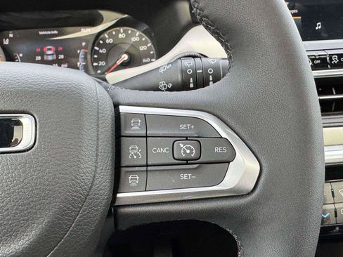 Used 2025 Jeep Compass Limited w/ Sun & Sound Group AWD/4WD image 23
