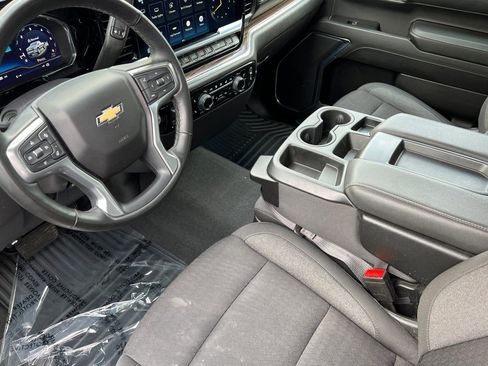 Used 2025 Chevrolet Silverado 1500 LT image 10