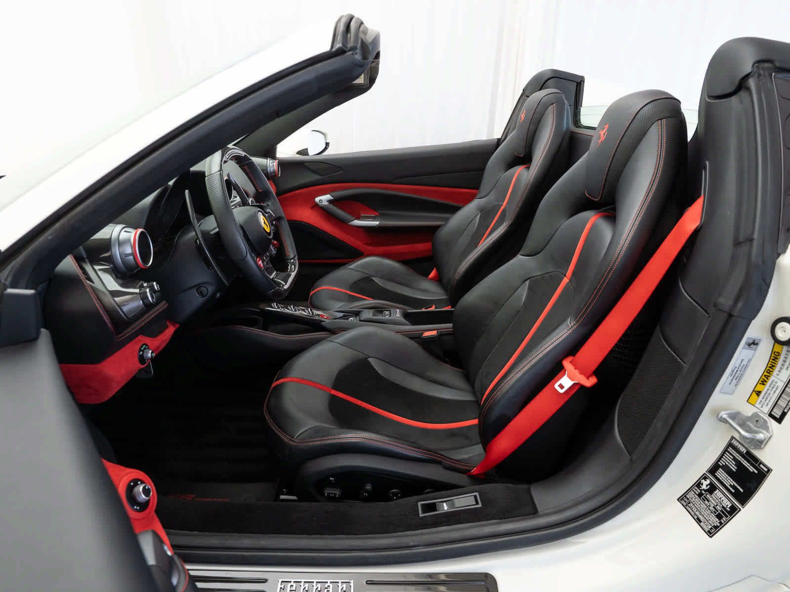 Used 2022 Ferrari F8 Tributo RWD image 9