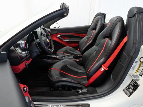 Certified 2022 Ferrari F8 Tributo RWD image 9