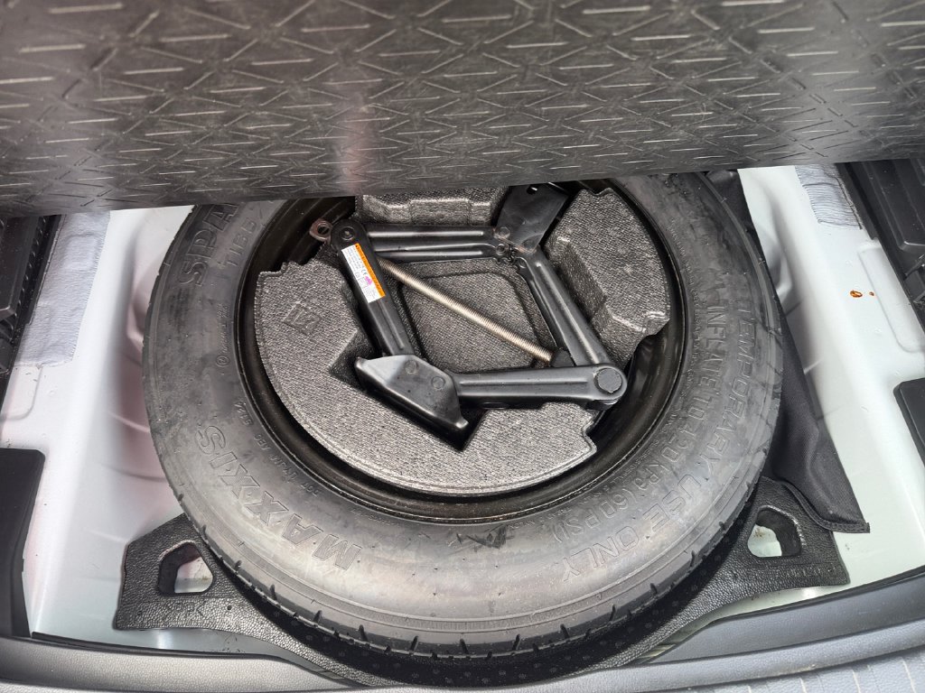 Used 2025 Toyota RAV4 LE AWD/4WD image 24