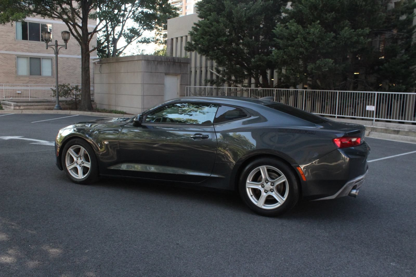 Used 2016 Chevrolet Camaro LT RWD image 9