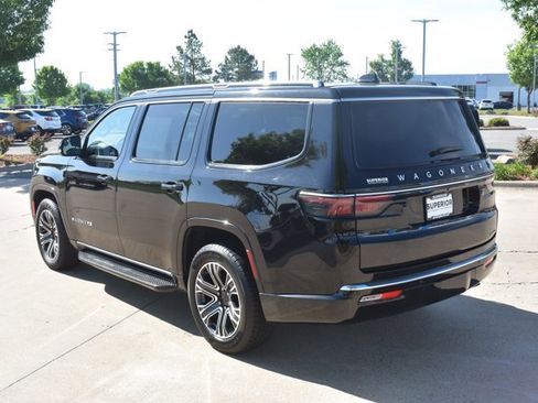 Used 2024 Jeep Wagoneer Series II w/ Flexible Seating Group AWD/4WD image 8