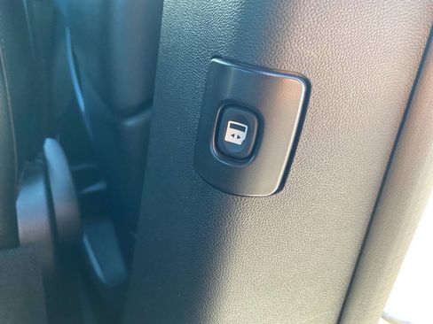 Used 2019 Dodge Grand Caravan SXT image 43