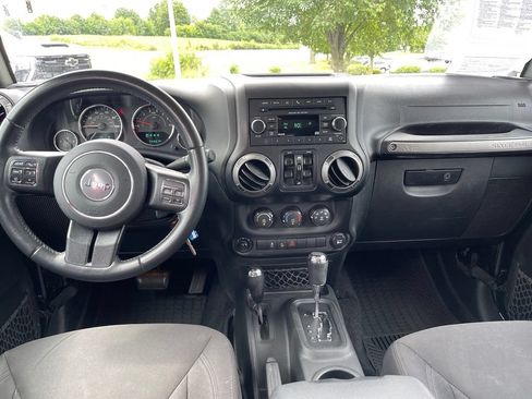 Used 2017 Jeep Wrangler Unlimited Sport w/ Quick Order Package 24S AWD/4WD image 9