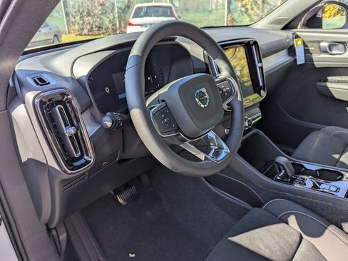 New 2026 Volvo XC40 B5 Ultra w/ Protection Package Premier image 7