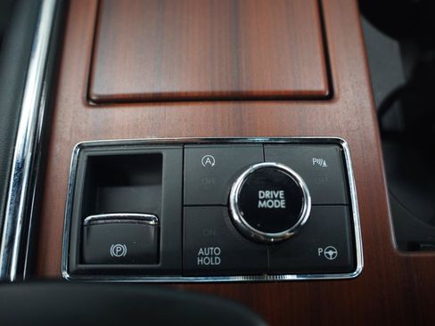 Used 2021 Lincoln Navigator L Reserve w/ Luxury Package AWD/4WD image 19