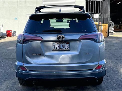 Used 2017 Toyota RAV4 LE FWD image 5