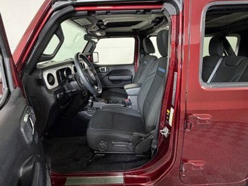 Used 2021 Jeep Wrangler Unlimited Sport AWD/4WD image 9