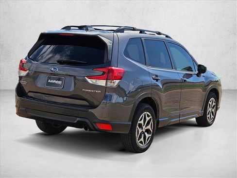 Used 2020 Subaru Forester Premium AWD/4WD image 5