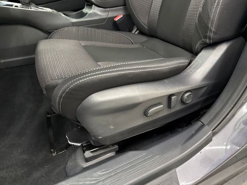 Used 2022 Subaru Outback Premium image 12