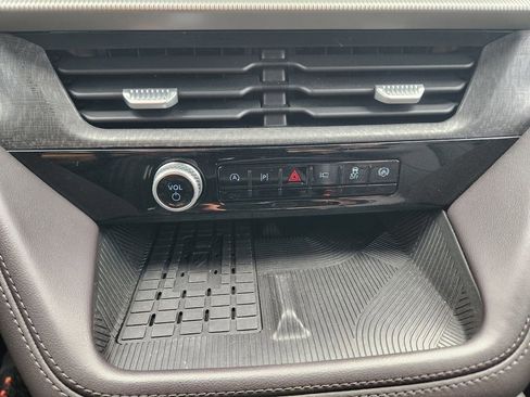 Used 2025 Ford Explorer Platinum w/ LUX Leather Package image 27