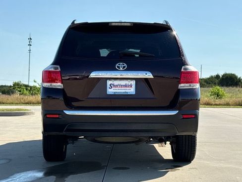 Used 2011 Toyota Highlander Limited w/ Tow Pkg FWD image 7