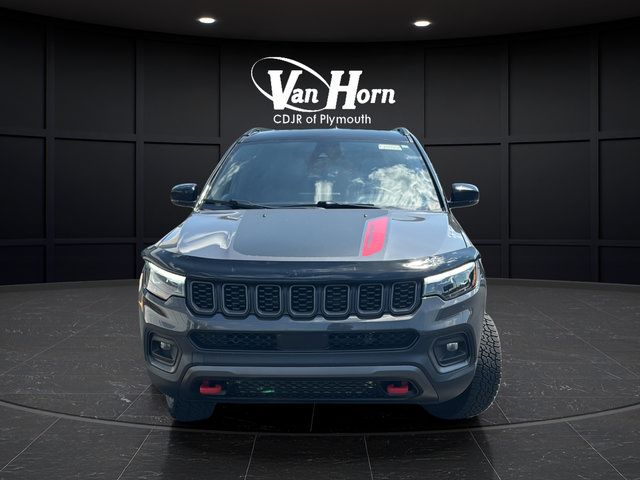 Used 2024 Jeep Compass Trailhawk w/ Trailhawk Elite Group AWD/4WD image 2
