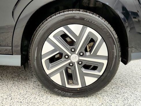 Used 2022 Hyundai Kona Limited image 9