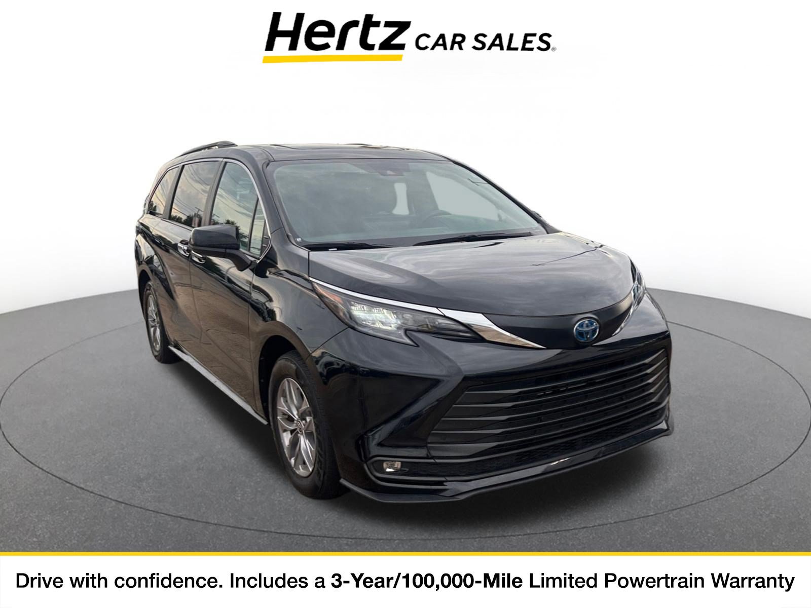 Used 2025 Toyota Sienna XLE FWD image 1