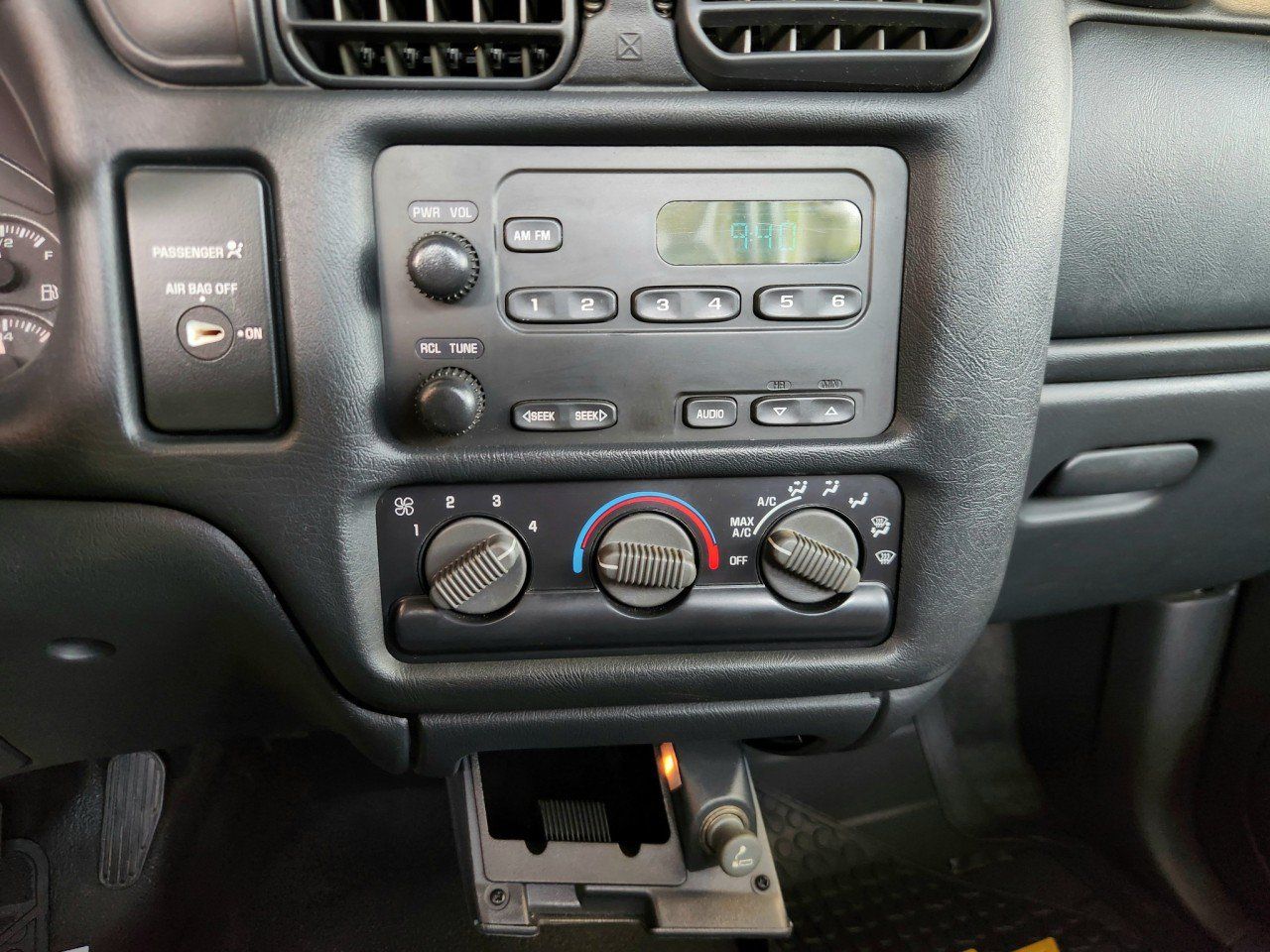 Used 2002 Chevrolet S10 Pickup 2WD Regular Cab image 6