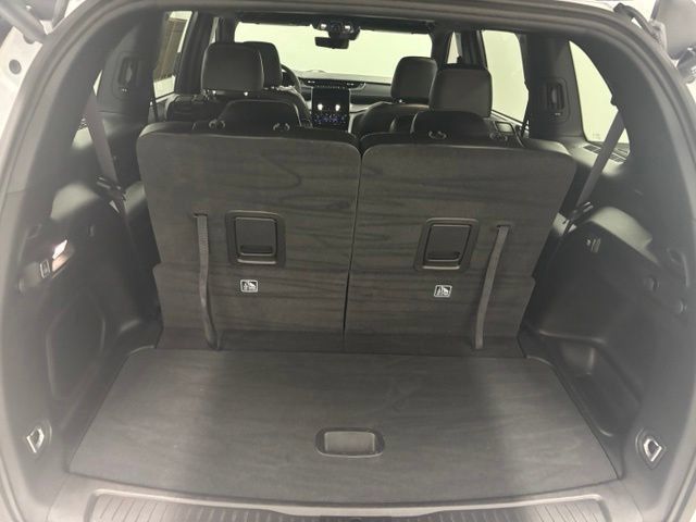 Used 2025 Jeep Grand Cherokee L Limited w/ Luxury Tech Group II AWD/4WD image 9