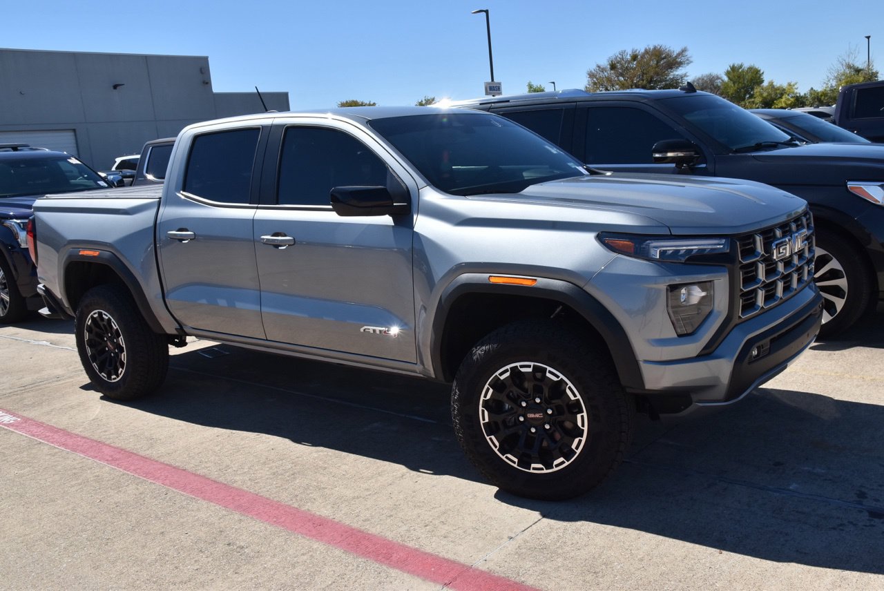 Used 2026 GMC Canyon AT4 AWD/4WD image 4