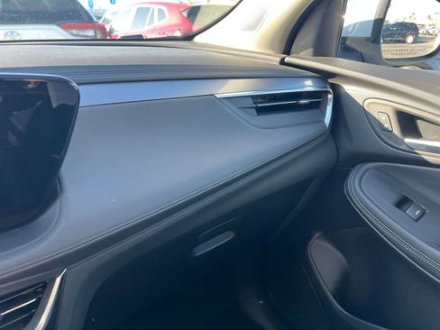 Used 2025 Buick Encore GX Preferred image 33