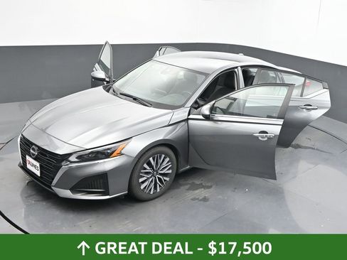 Used 2023 Nissan Altima 2.5 SV image 61