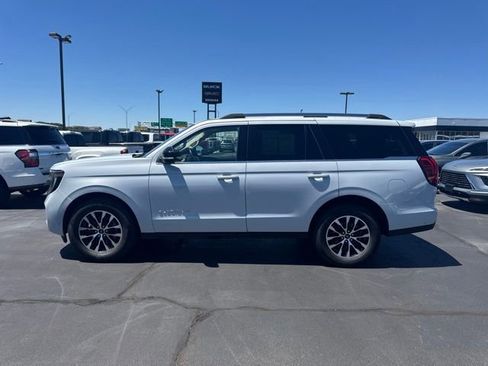 Used 2025 Ford Expedition Platinum AWD/4WD image 9