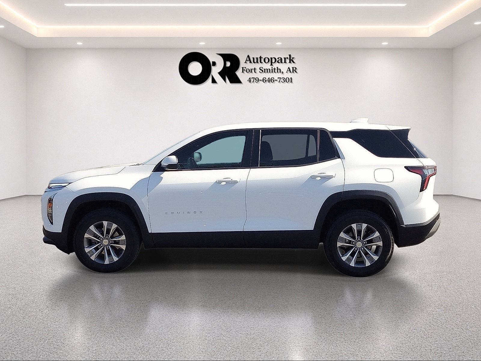 Used 2026 Chevrolet Equinox LT AWD/4WD image 3