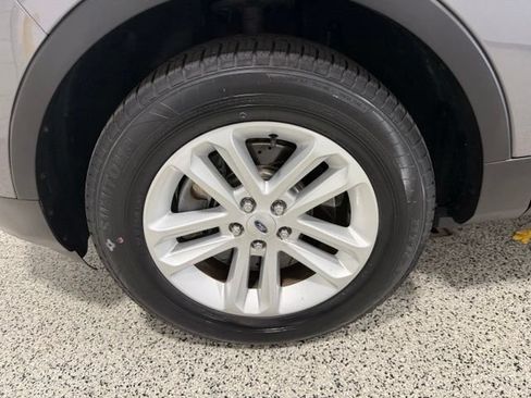 Used 2014 Ford Explorer XLT w/ Equipment Group 201A AWD/4WD image 39