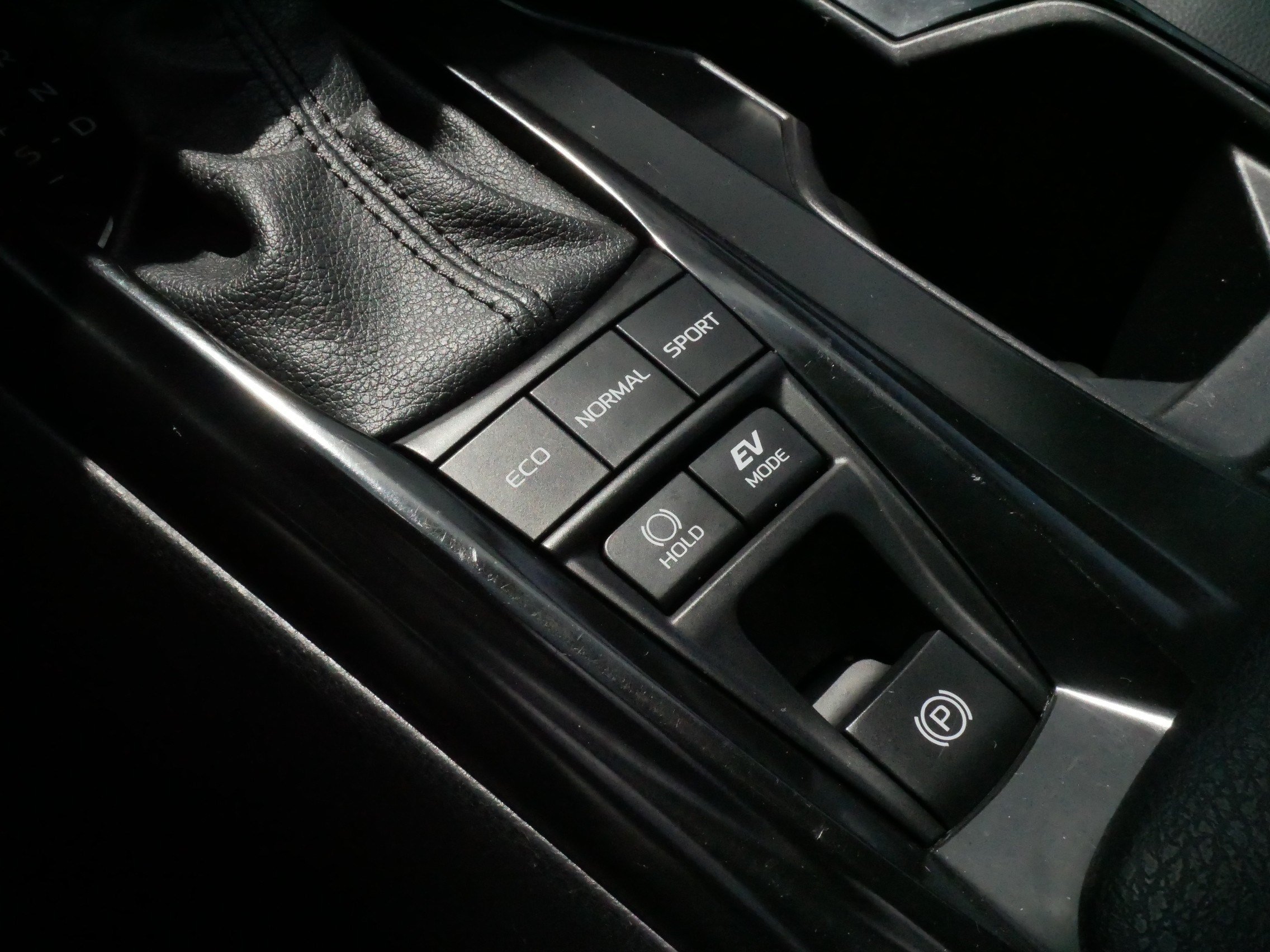Certified 2025 Toyota Camry SE FWD image 25
