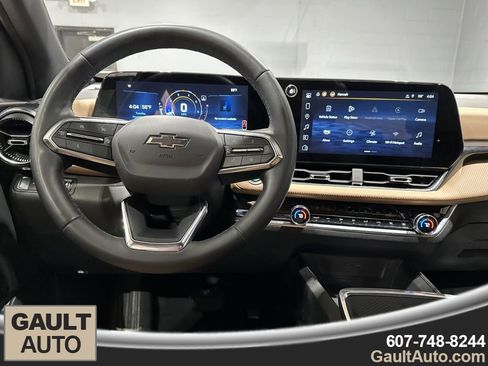 Used 2025 Chevrolet Equinox ACTIV w/ Safety and Technology Package image 8