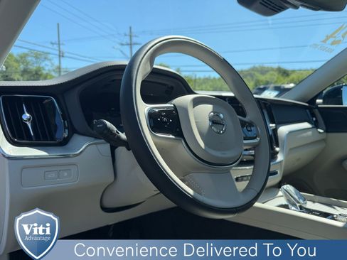 Certified 2024 Volvo XC60 T8 Ultimate w/ Protection Package Premier image 17