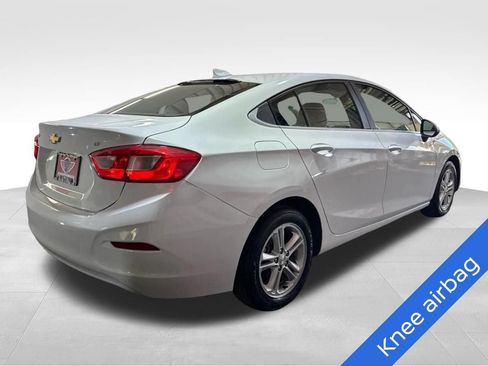 Used 2016 Chevrolet Cruze LT FWD image 5