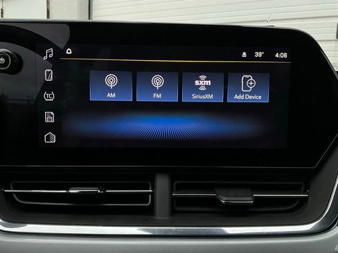 Used 2025 Chevrolet Trax LT image 28