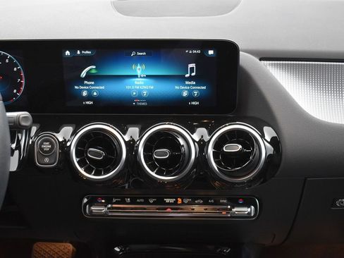 Used 2022 Mercedes-Benz GLA 250 GLA 250 image 19