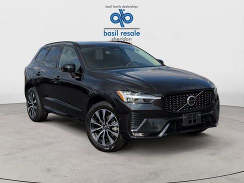 Used 2025 Volvo XC60 B5 Plus image 31