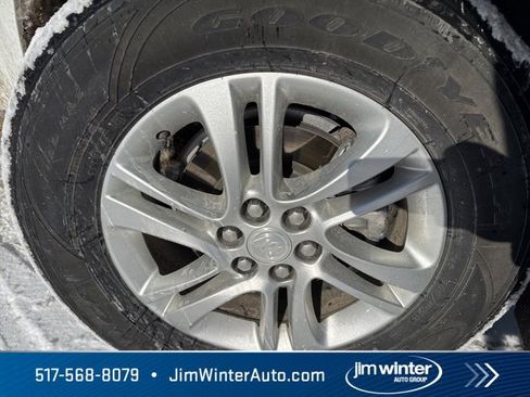 Used 2021 Buick Enclave Essence image 3