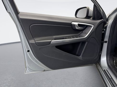 Used 2017 Volvo S60 T5 Dynamic w/ Protection Package image 9