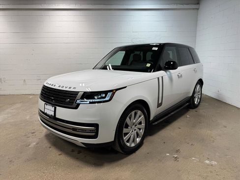 Used 2024 Land Rover Range Rover SE image 1