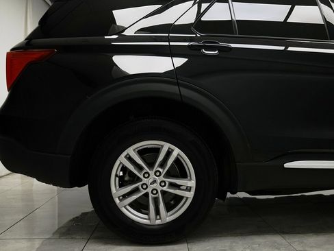 Used 2023 Ford Explorer XLT w/ Equipment Group 202A image 12