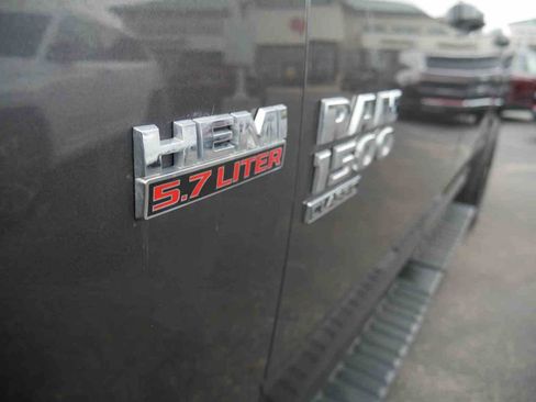 Used 2019 RAM 1500 Big Horn image 29